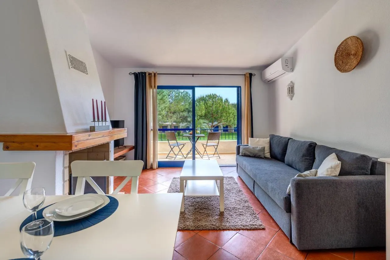 Club Bemposta 88A By Gestaz Daire Alvor